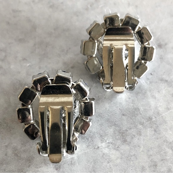 Sapphire Blue Rhinestone Tulips Brooch & Clip-on Earrings Set - Picture 5 of 6